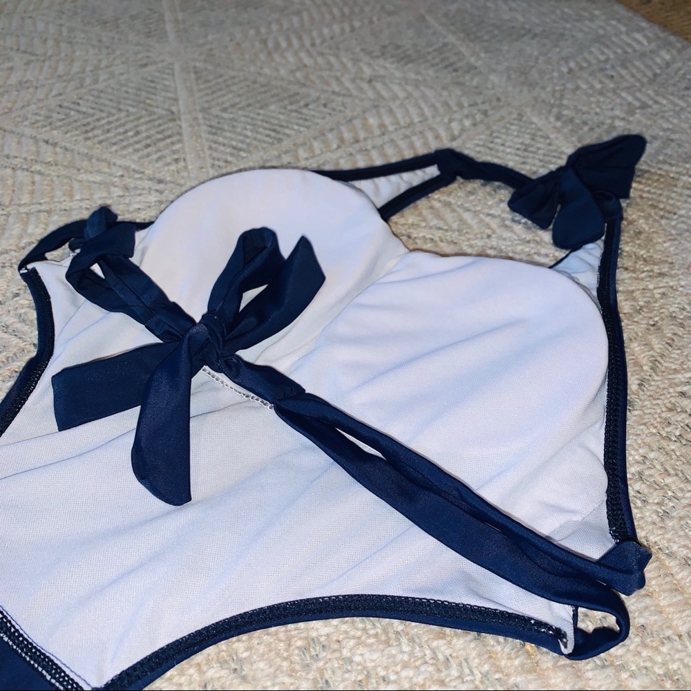 mermaid swimsuit with side cutouts - Picture 2 of 2